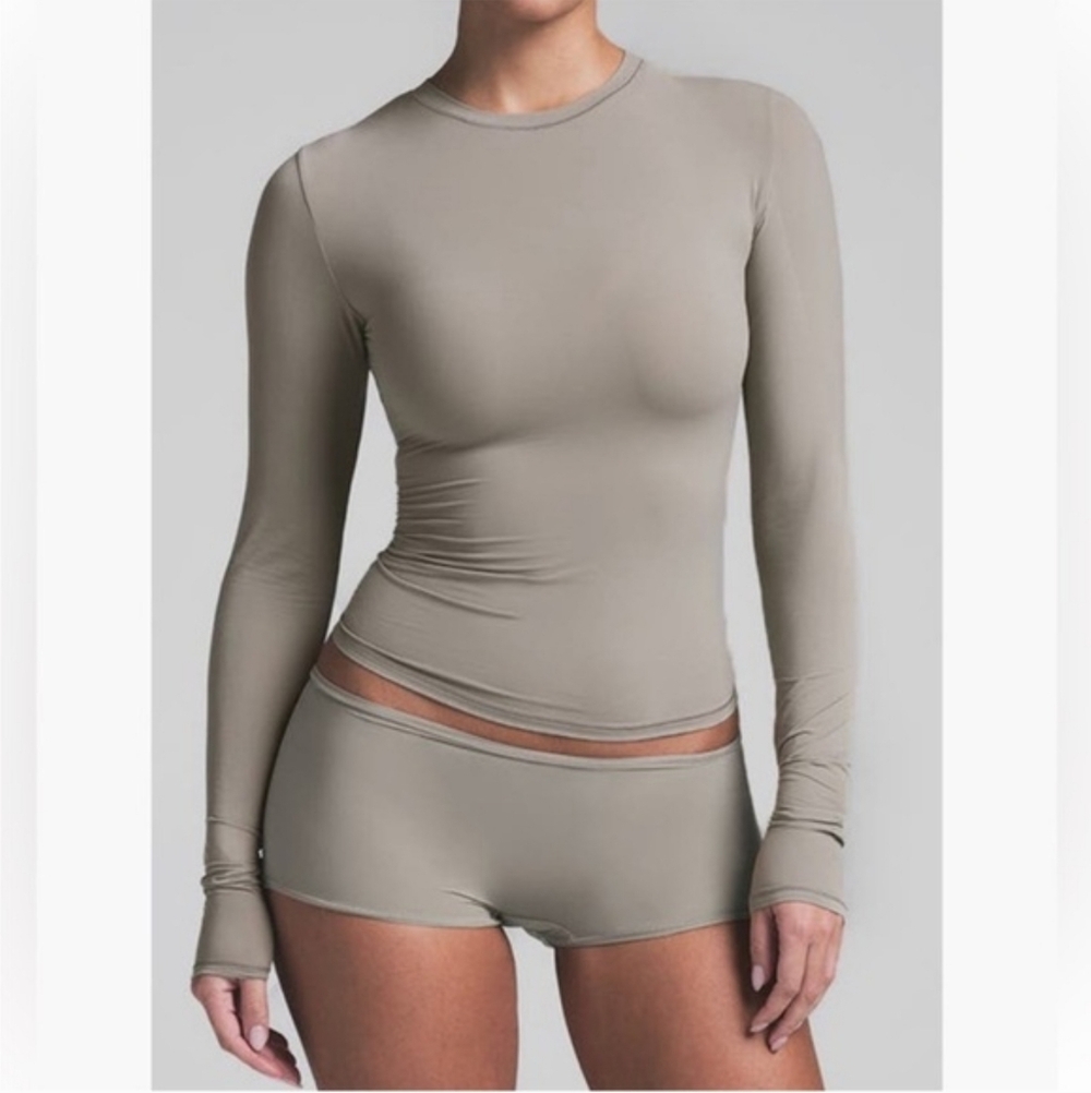 Skims Fits Everybody Long Sleeve Top – Smoke (Size S)